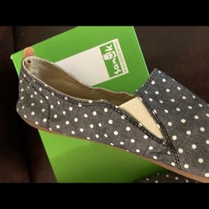 NEW Sanuk Never Uncomfortable Shoes